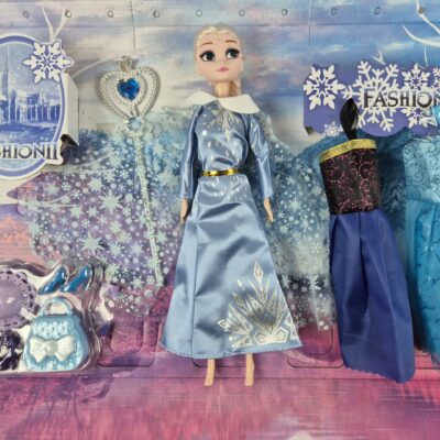 Set de Frozen 2, Muñeca ,varita , accesorios y vestidos. - Imagen 2